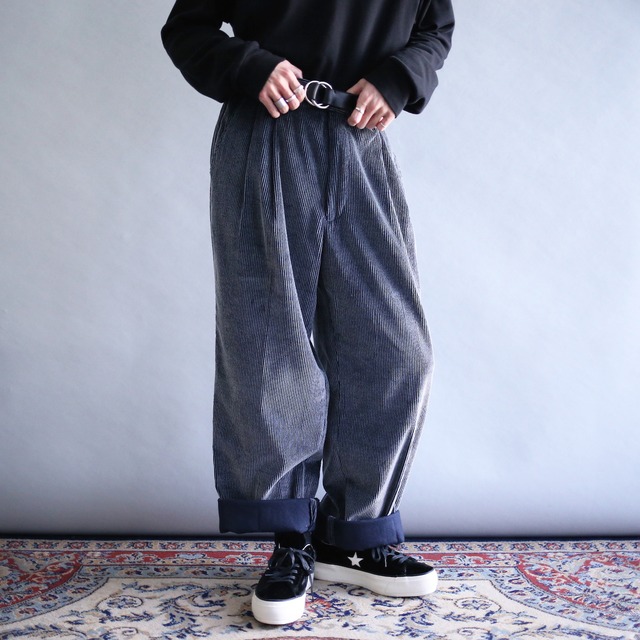 2-tuck tapered silhouette ice blue wide corduroy pants