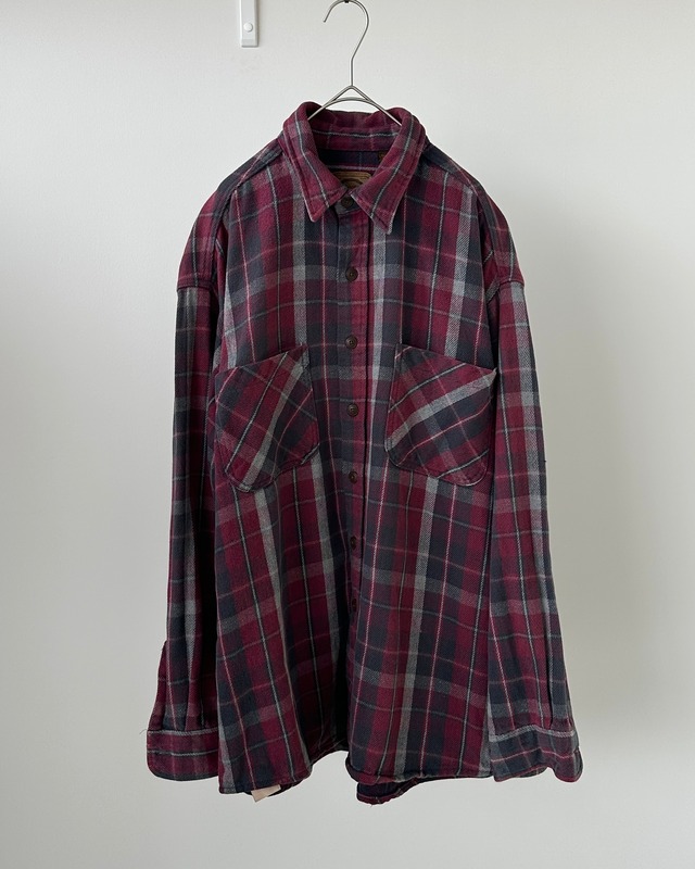 -St John's Bay- Vintage 90s L-Regular Flannel Shirt
