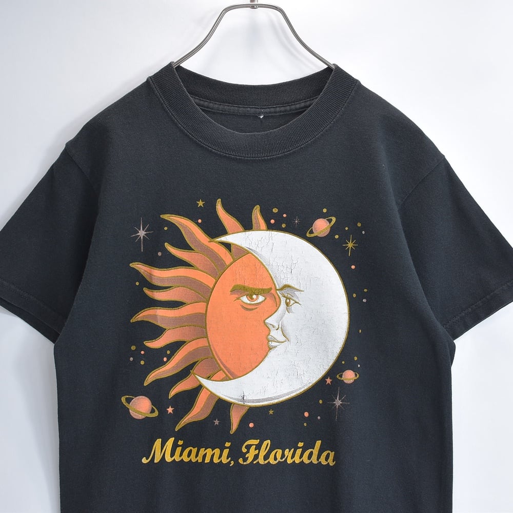 Used タロットカード風サンムーンデザイン フェードブラック 半袖Tシャツ 神秘的フロリダプリント USED ヴィンテージ ビンテージ 古着 メンズ Sサイズ相当