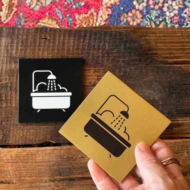 India Pictogram sign BATH ROOM 2color　インド　ピクトグラムサイン　バスルーム　全2色　ブラック　アンティークゴールド　サインプレート　標識　看板　アイアン　店舗　ショップ　カフェ　男性　女性