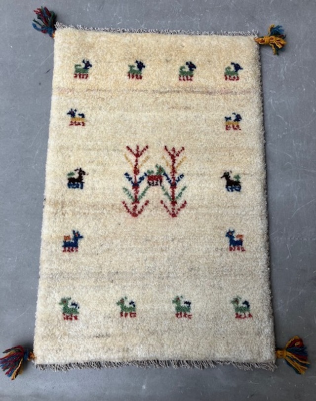 ペルシャ絨毯　ギャッベ　サイズ約50×73㎝ - メイン画像