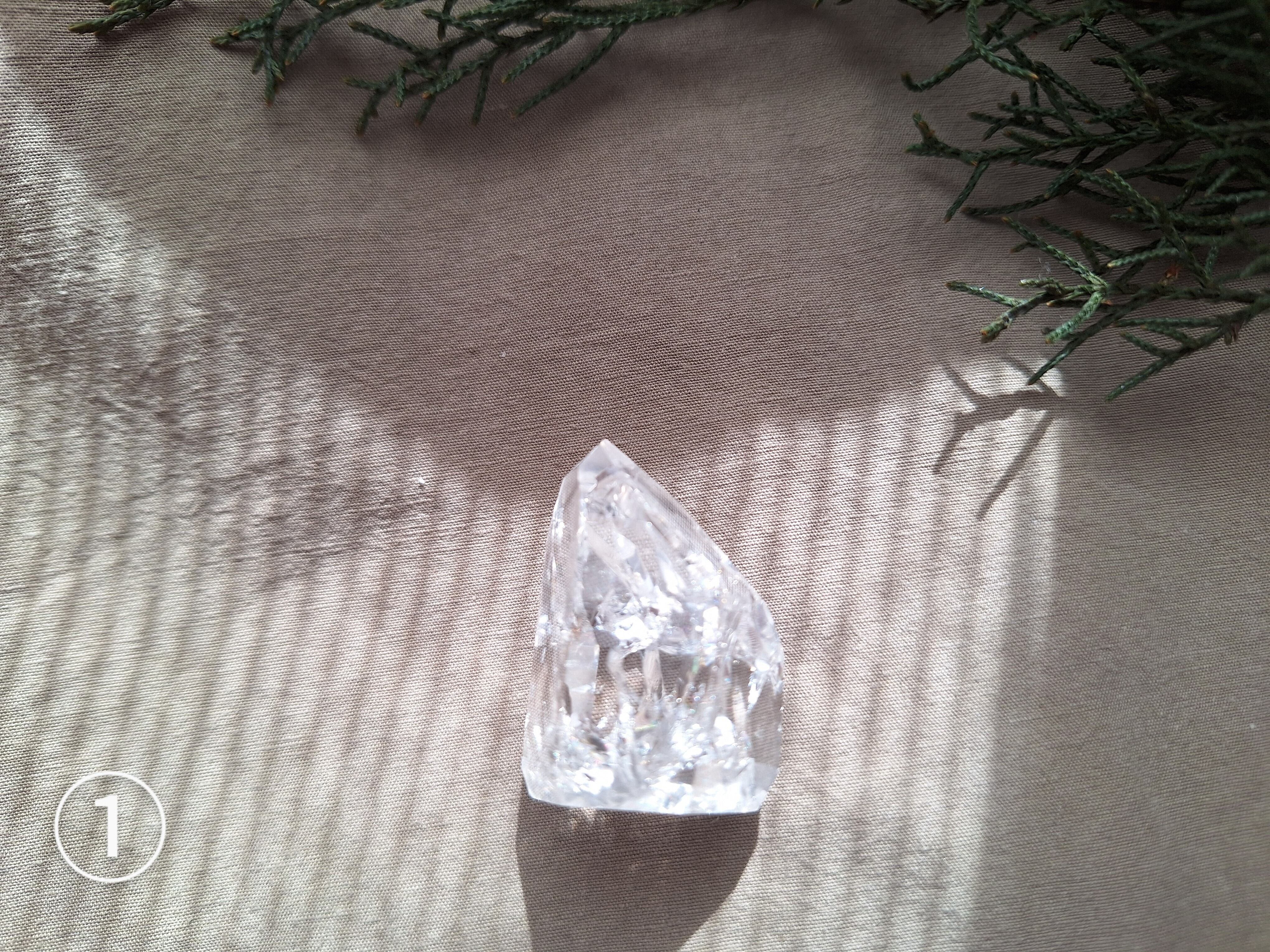 レインボークラック 水晶ポイント （20 ～30 g） | Pay ID