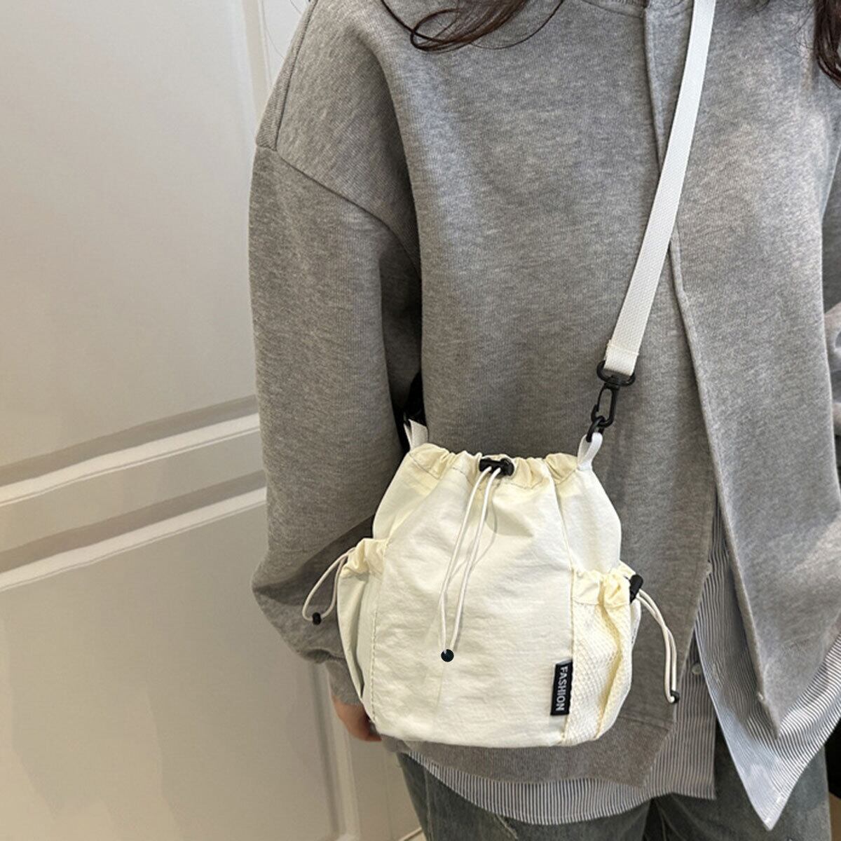 ミニバッグ ショルダー バケットバッグ レディース メンズ 韓国 スマホポーチ おしゃれ 大人 かわいい 小さめ コンパクト ライブ フェス ミニポーチ ドローストリング 大人可愛い 大人女子