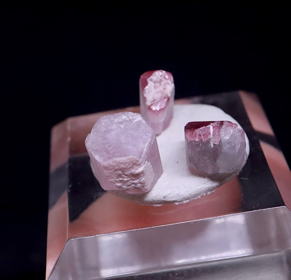 ピンク トルマリン 3結晶セット 電気石 計1.5g T807 鉱物 天然石 原石