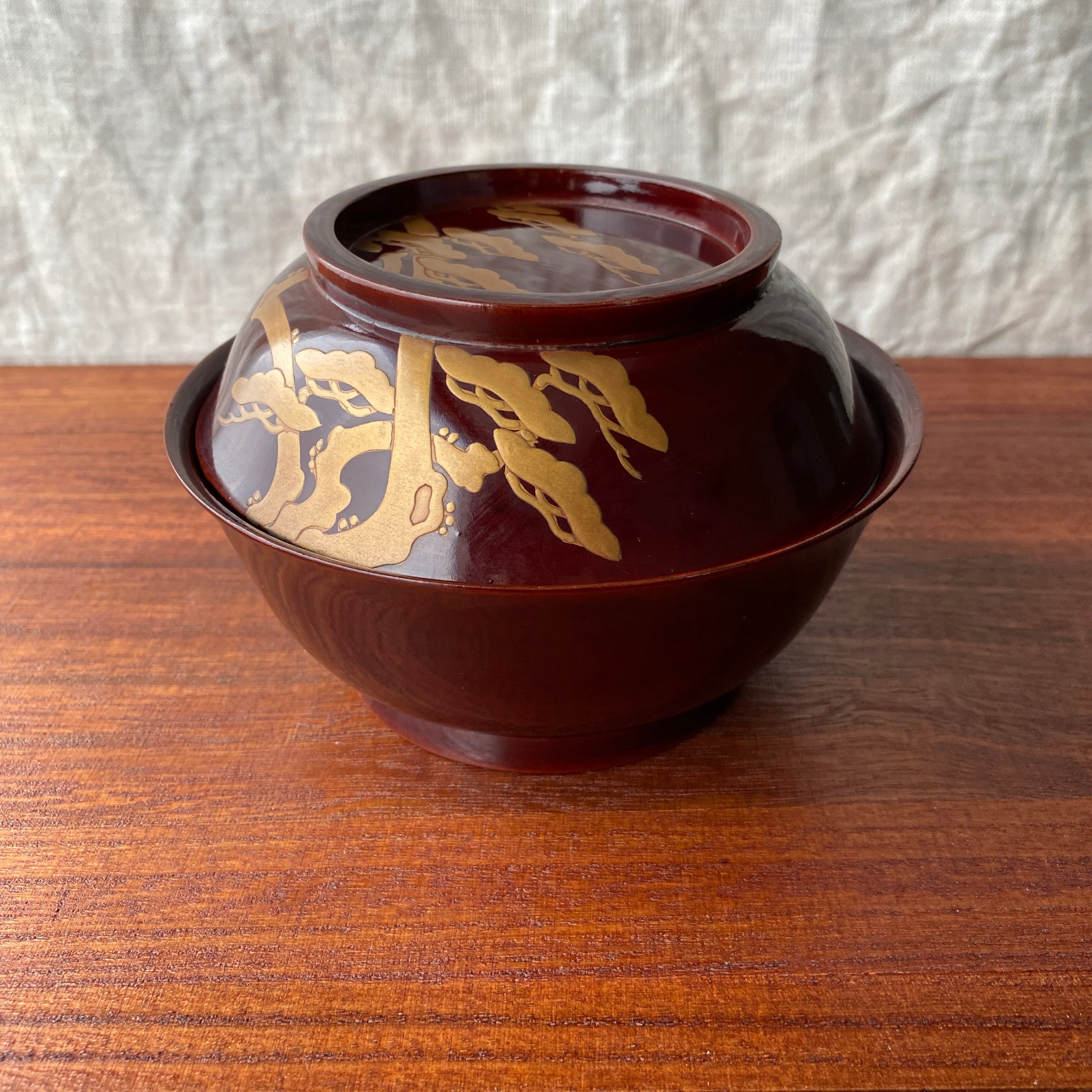 松の蒔絵の豪華なお椀 | むかしのうつわ 迦史庵