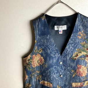 ~"vest" subdued color~