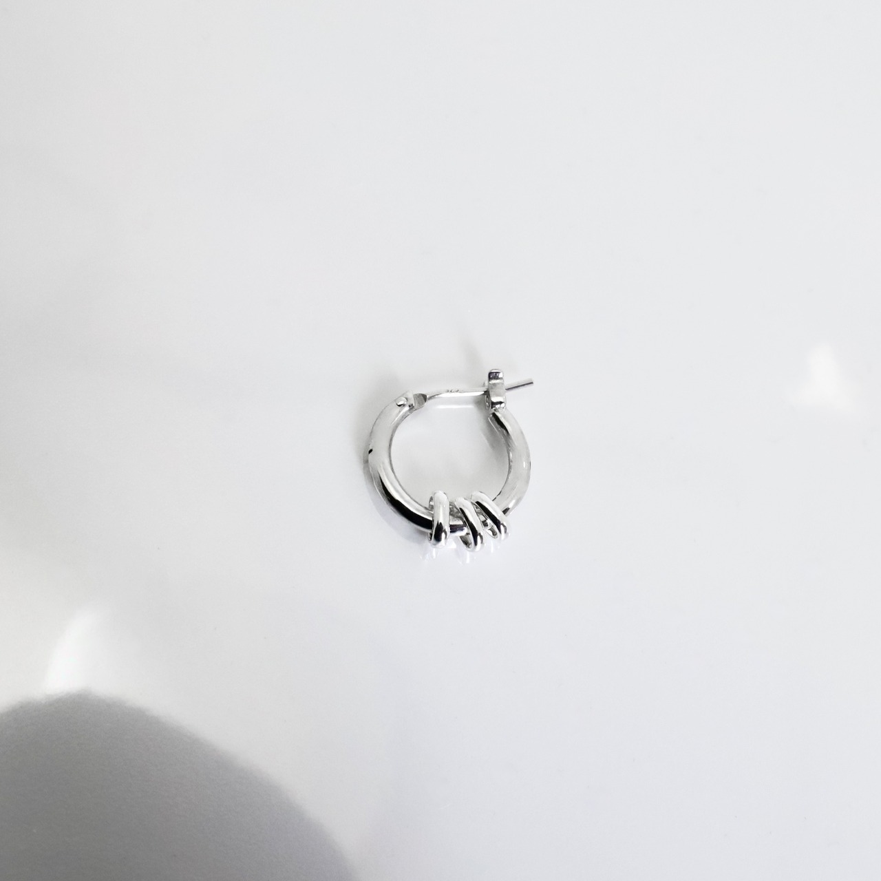 CROSS THIN HOOP with OVAL / クロスシンフープピアス ウィズ オーバル