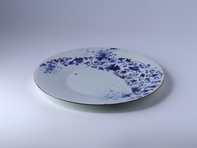 28㎝プレート皿　染付華唐草