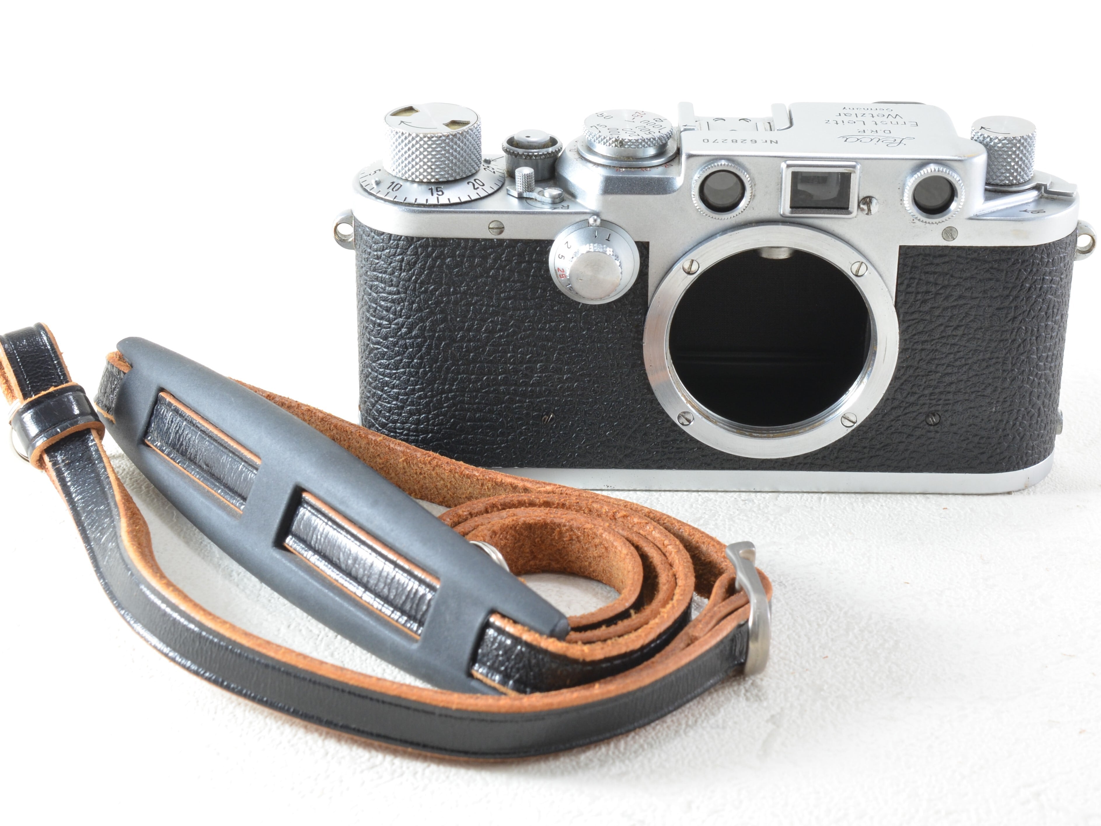 Leicaバルナックライカ Leica IIIf レッドダイヤル ボディと革ケース