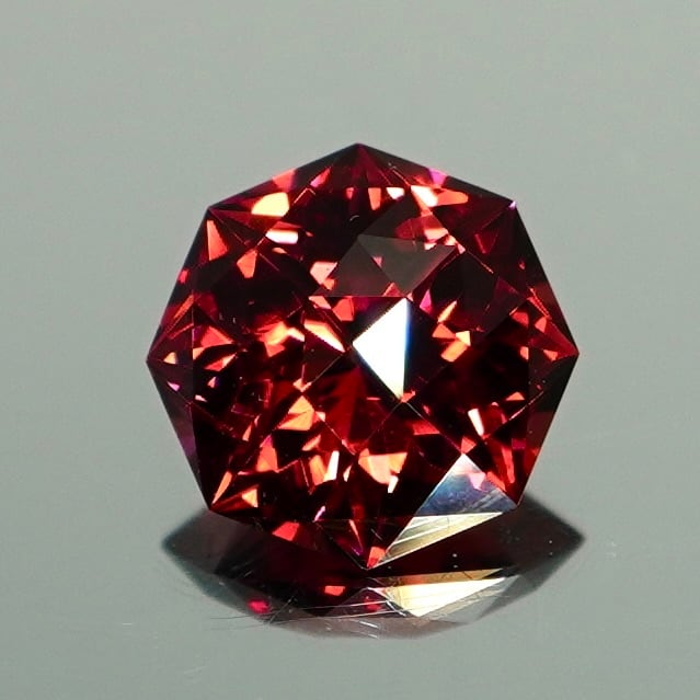 Star Rose Cut™️】星を刻む、紫紅の記憶 1.28ct 天然ガーネット