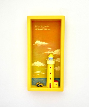 黄色い灯台の画