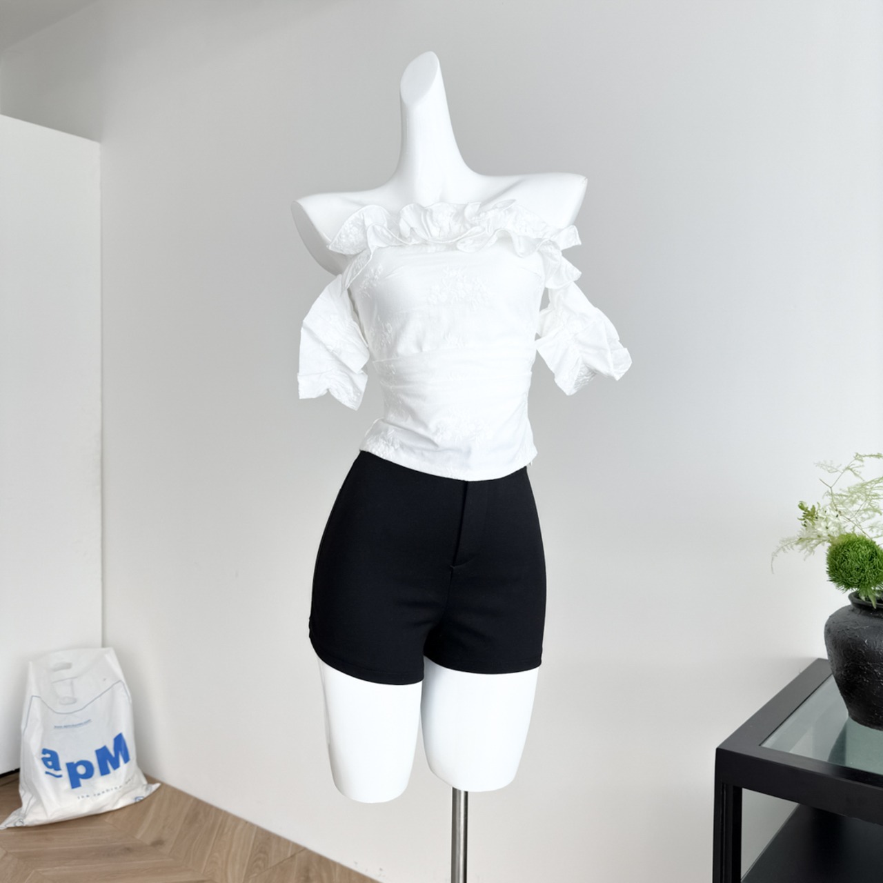 フリルオフショルブラウス LK1741