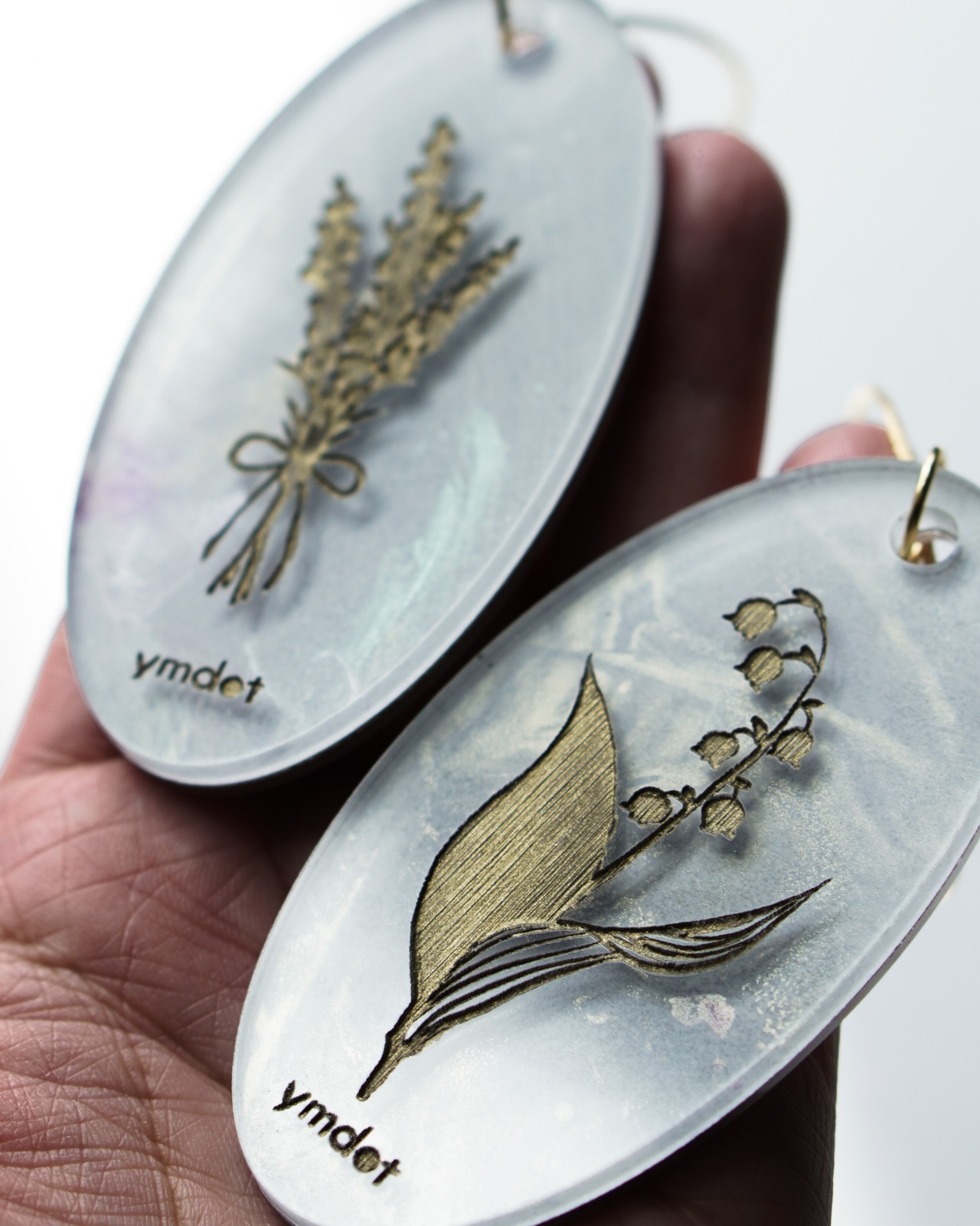 植物標本 key ring / ◻︎white