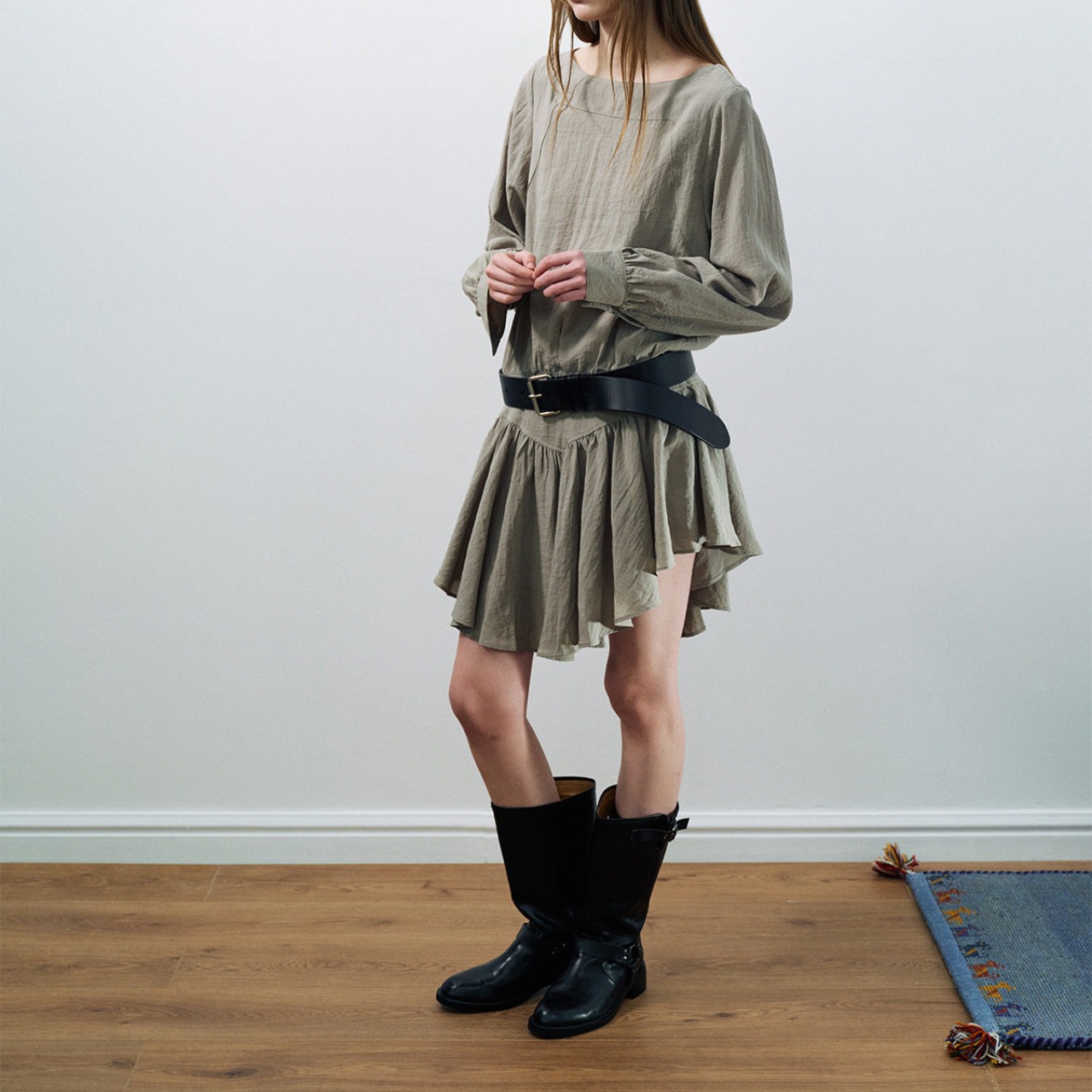 mini-length drop-waist dress ¥11,400