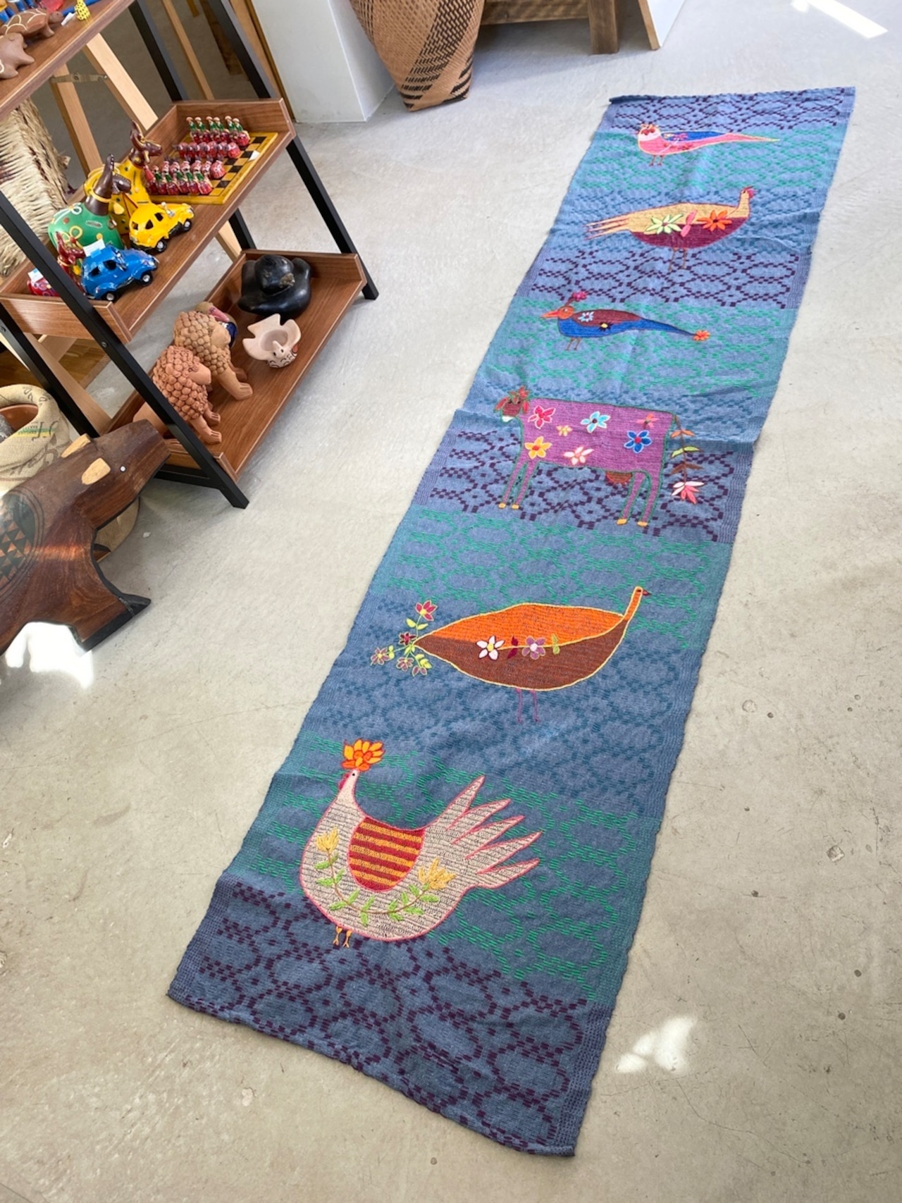 刺繍マルチカバー ロング大 ブルー 鳥と牛モチーフ