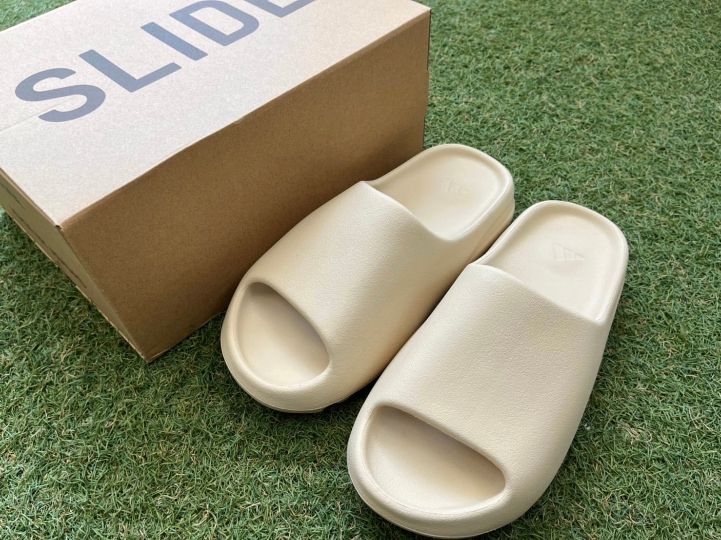 adidas YEEZY SLIDE BONE FZ5897 27.5cm 08827 | BRAND BUYERS OSAKA