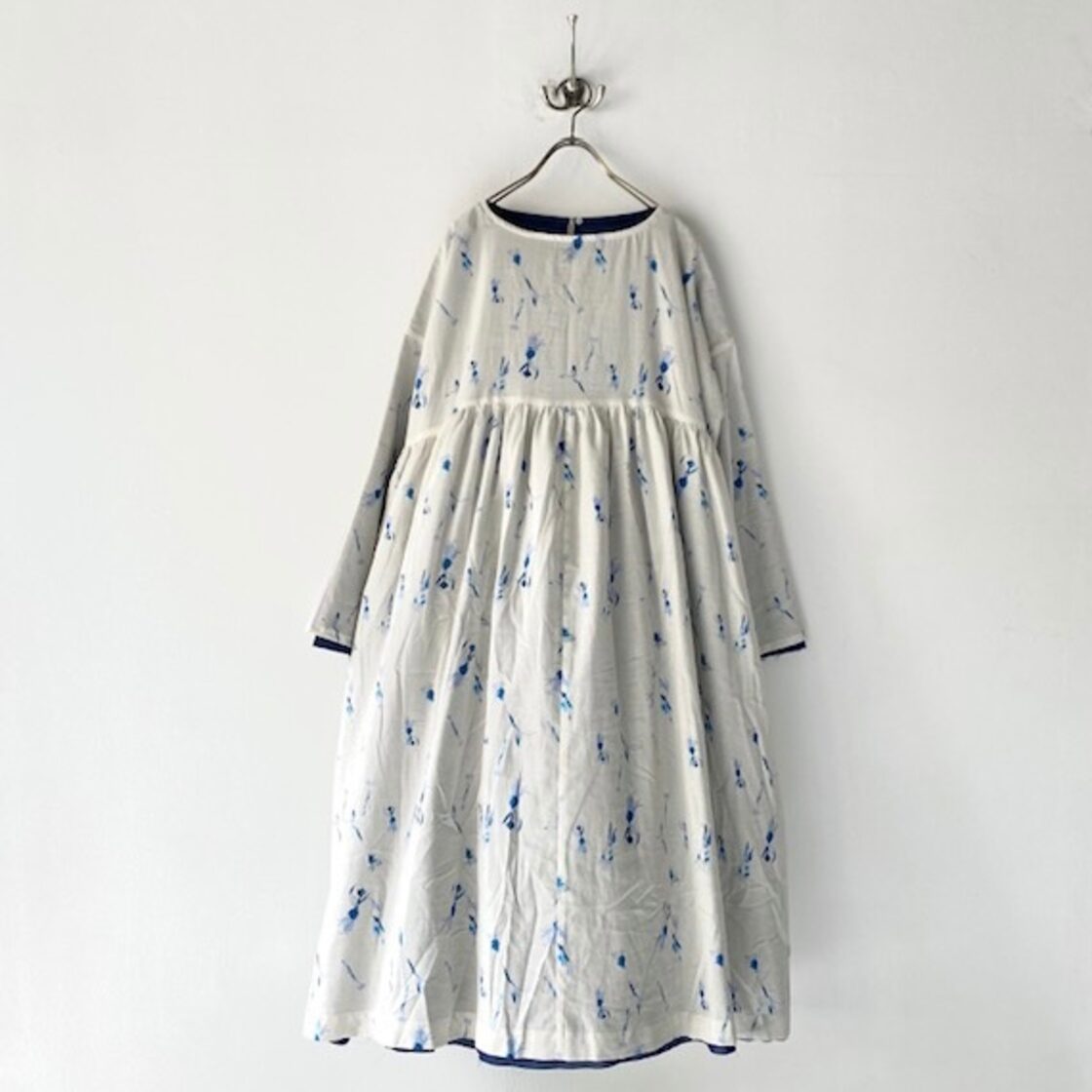 Veritecoeur ヴェリテクールVC-2323A (花) ワンピース(CREAM×BLUE  