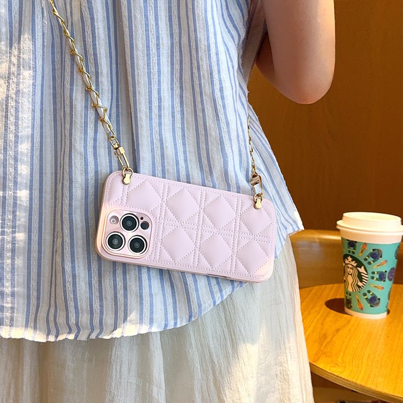 高級感スマホショルダー◎キルティングレザーケース iPhone16 カメラ保護メタル 刺繍 ダイヤモンドステッチ ショルダーチェーンつき フェイクレザー 斜め掛け スマホケース ND-15709