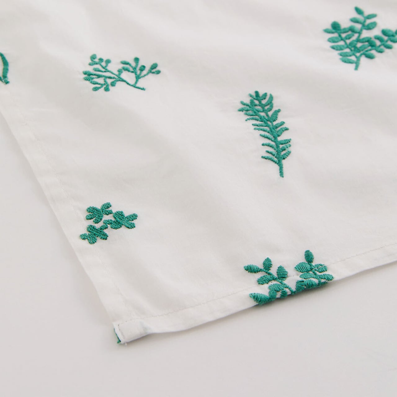 Botanique embroidery cloth