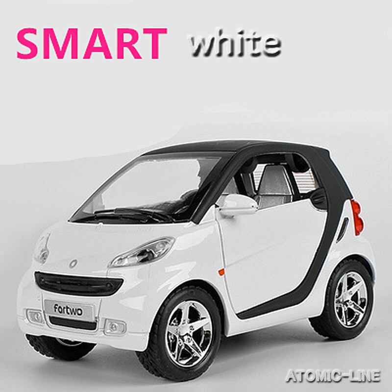 ベンツ smart fortwo 1/24 ミニカー 全5色 ライト点滅 エンジン