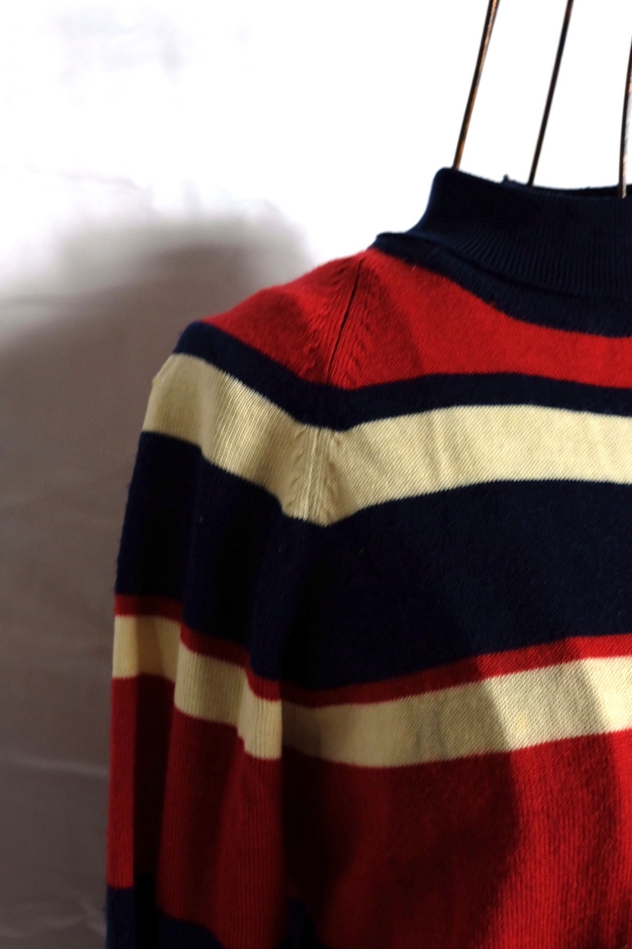 Vintage border design wool turtleneck knit