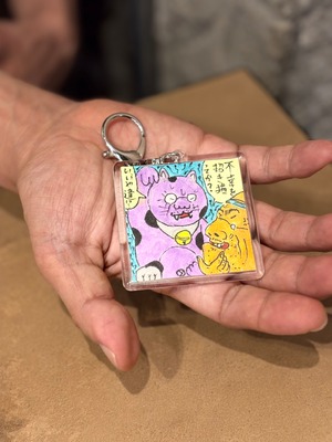 オリジナル手描きドローイングキーホルダー正方形「大丈夫ですから〜」