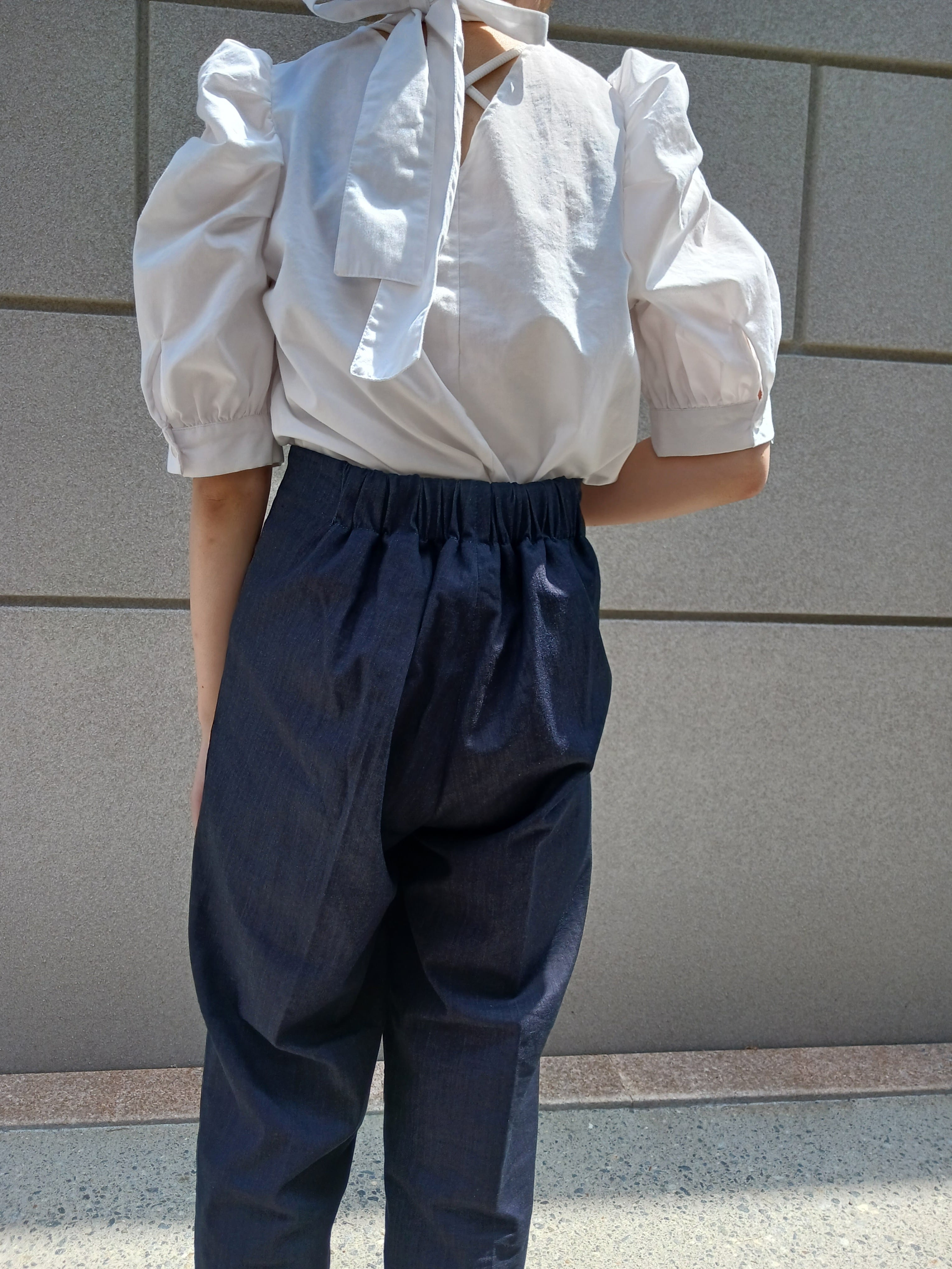 シルクデニム】スリットヘムピンタックパンツ | 青木被服 公式