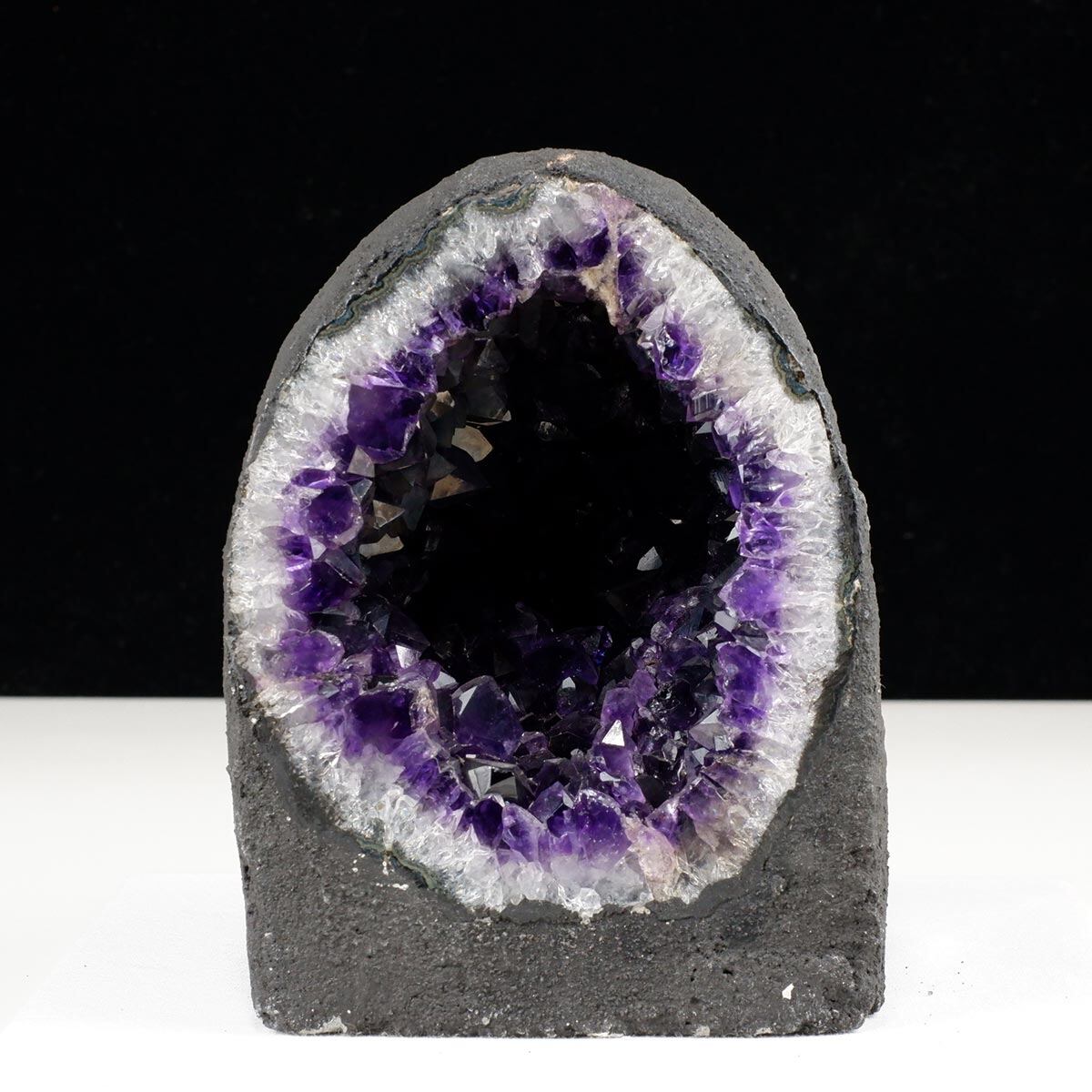 2.7Kg アメジストドーム ウルグアイ産 アメジスト ドーム ジオード 原石 置物 カペーラ 一点物 174-2247
