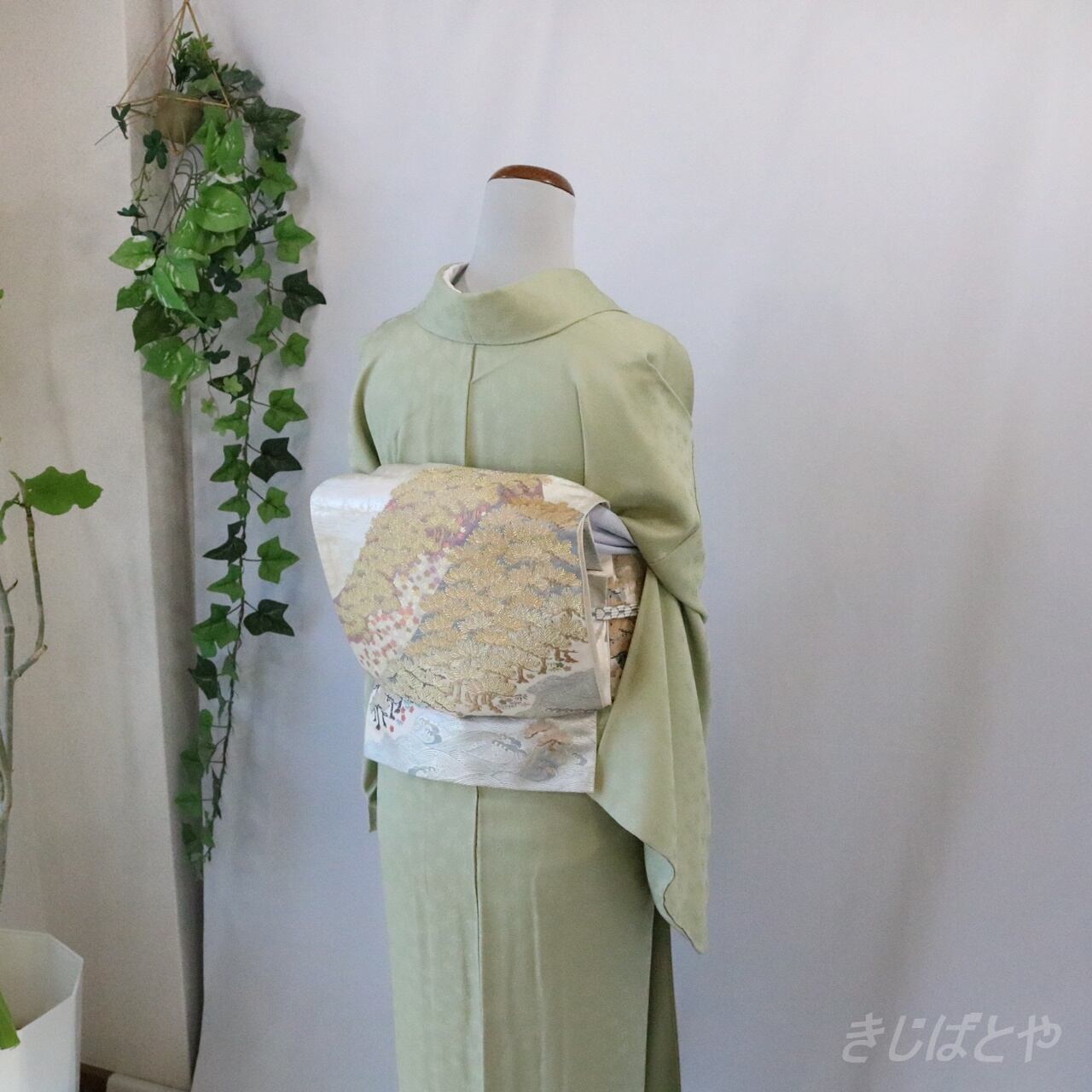 k-6477 上品なデザイン 綸子 紋なし 正絹 付け下げ k-6477 上品なデザイン 綸子 紋なし 正絹 付け下げ