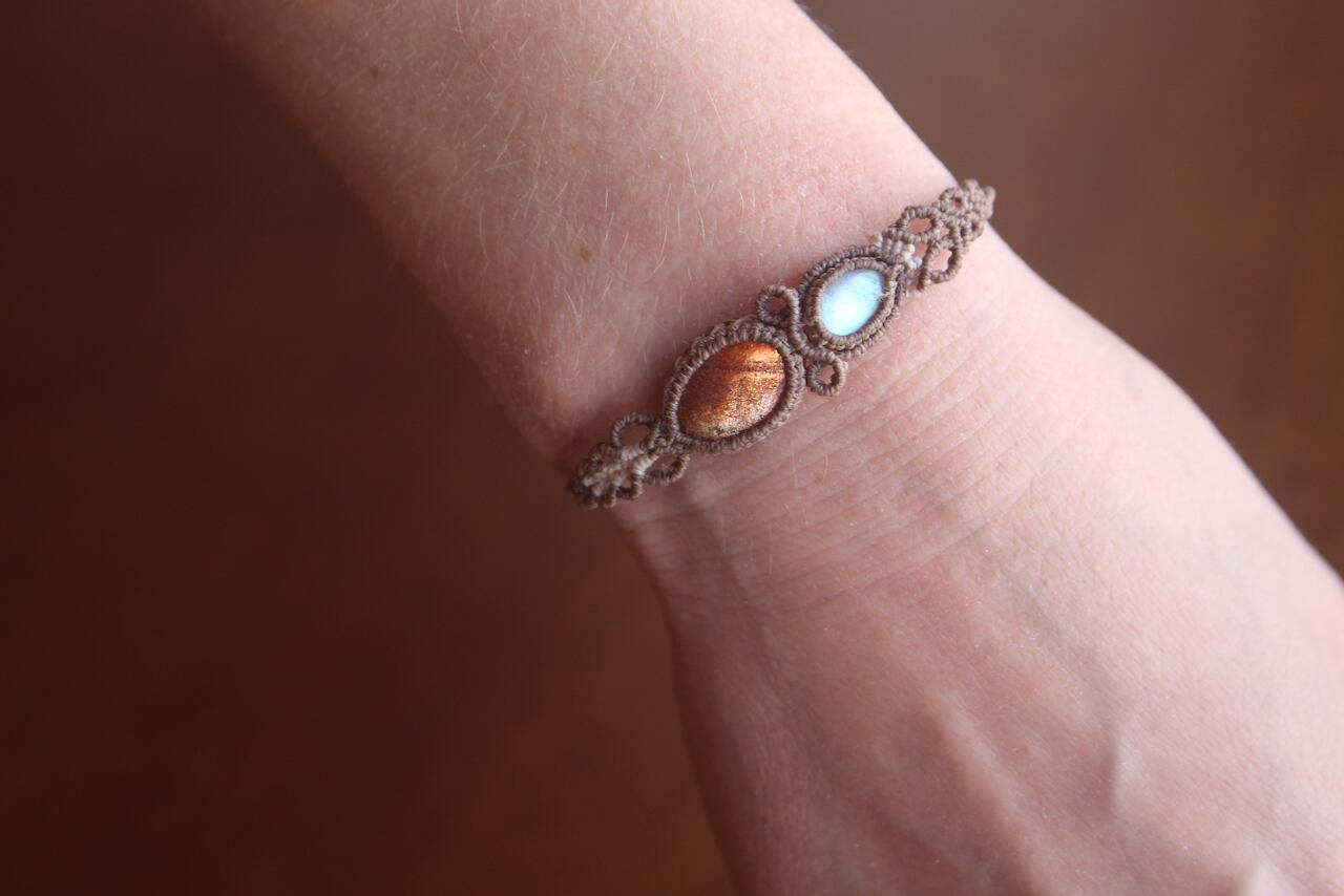 Sunstone & Rainbow moonstone micro macrame pendant