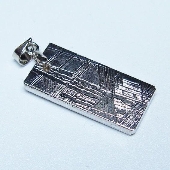 ギベオン ペンダント 隕石 メテオライト 一点物 おまかせ便 112-13429