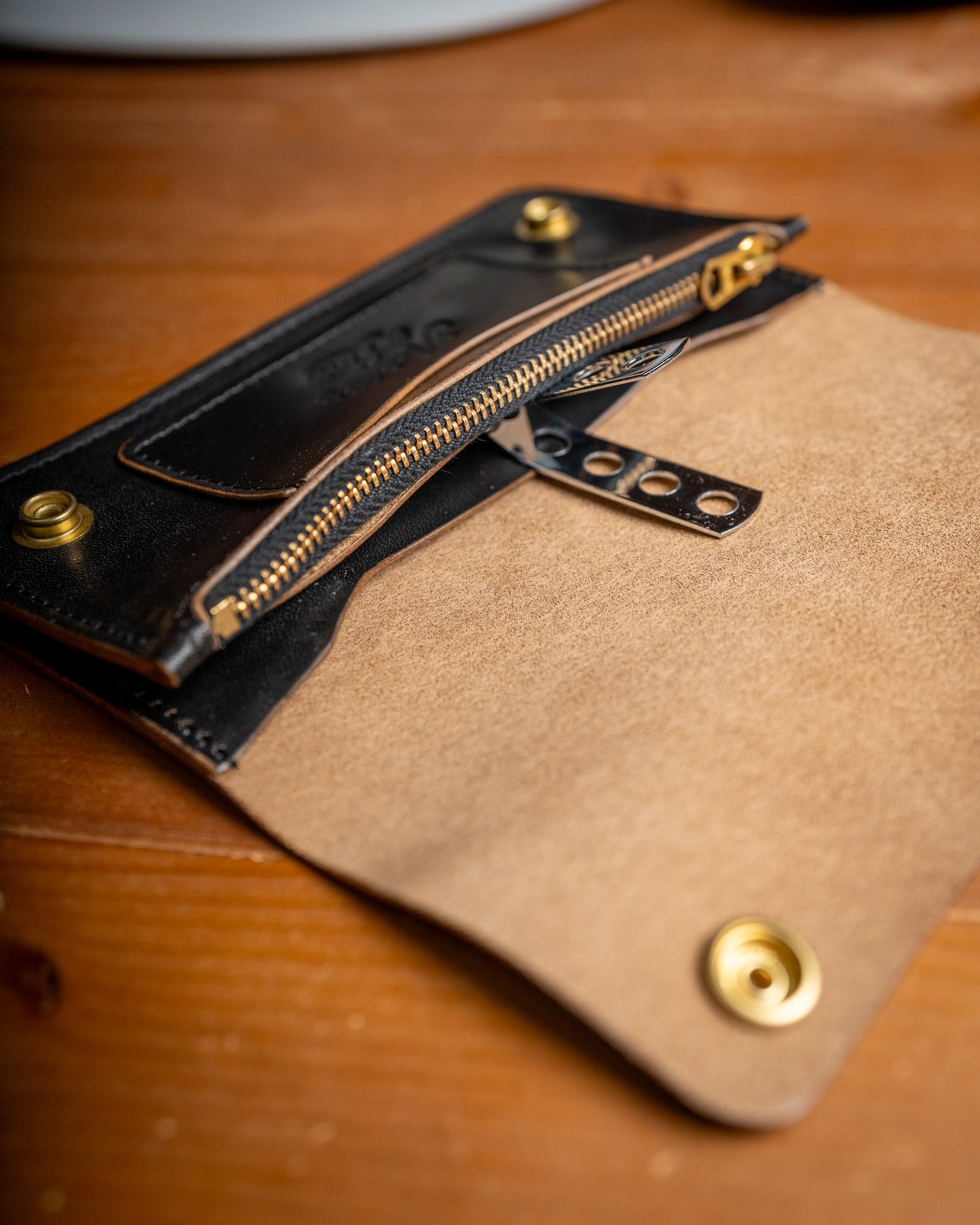 Additive and Line】Tracker Wallet TW-003 Maryam Horse Butt 2層