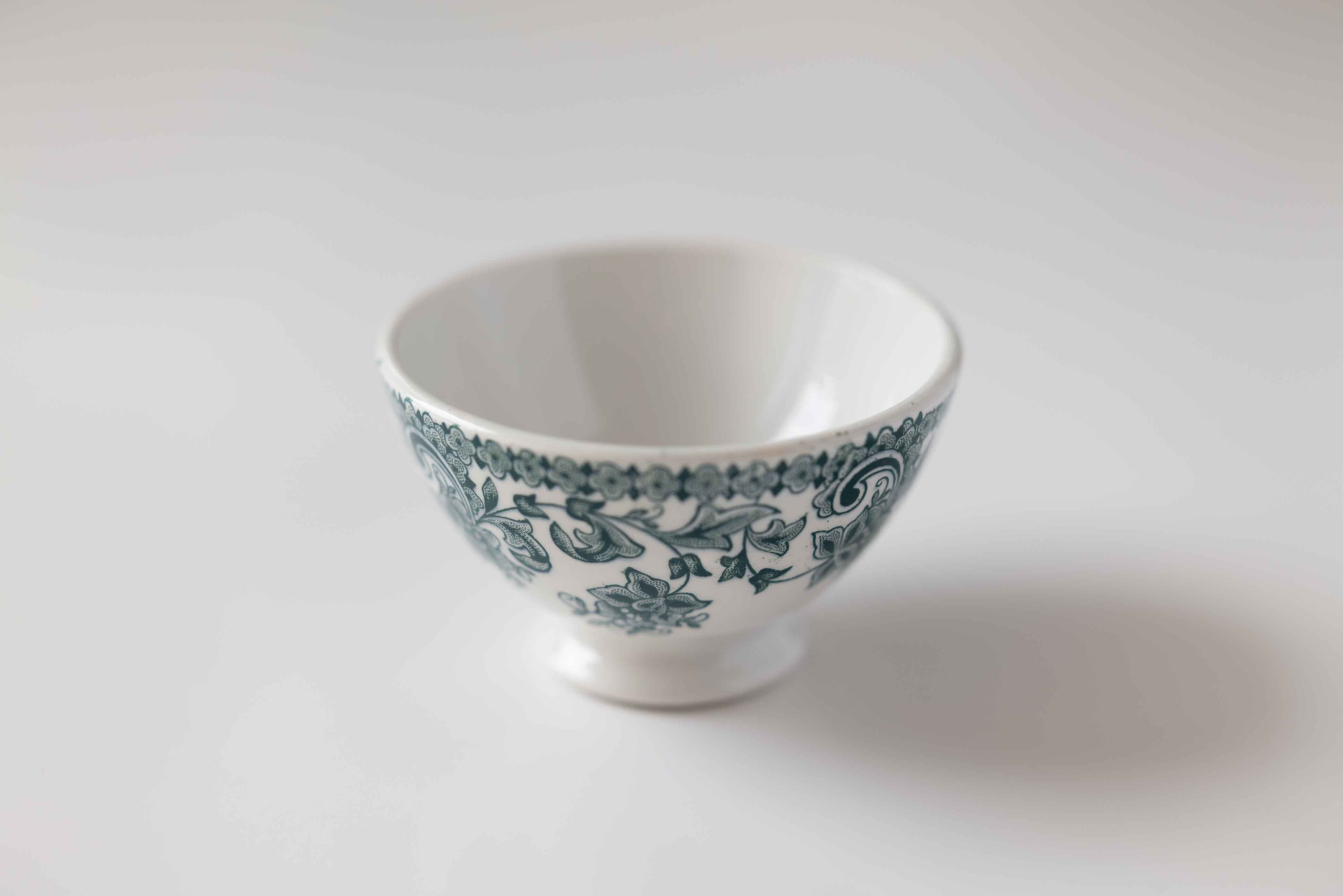 メーカーの記載はありませんが、おそらくDIGOIN/SARREGUEMINES(ディゴワン/サルグミンヌ)製 グリーン単色のミニミニボウル