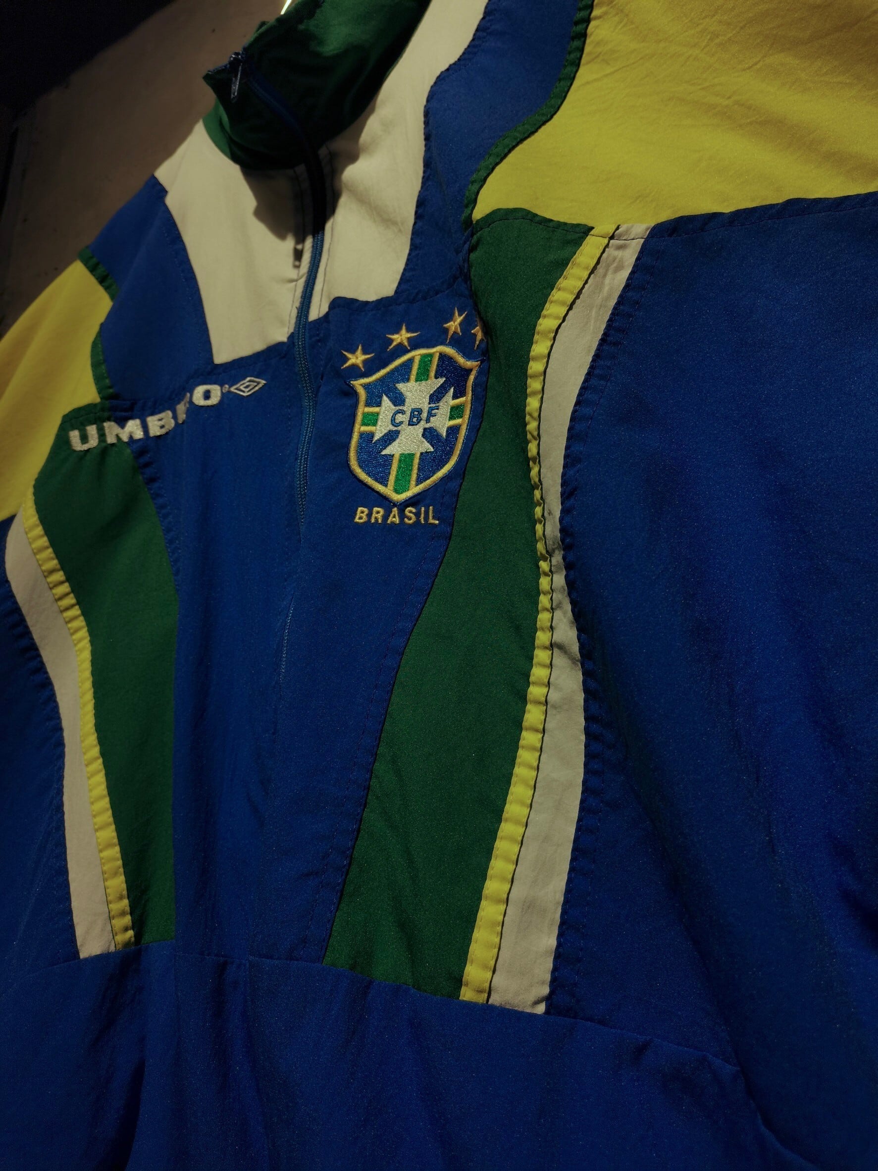 UMBRO ブラジル国旗カラー ピステジャケット Lサイズ　ジーコサイン入り Caka】