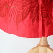 フラダンス 衣装 ワンピース ドレス レッド系 ハイビスカス柄 モンステラ柄 ハワイアンプリント アロハ フラ ダンス レッスン 練習 赤 華やか 鮮やか かわいい おしゃれ 上品 大人っぽい シングル スカート シンプル ふんわり かわいいデザイン パーティー ステージ衣装 ビーチ ハワイ フェスティバル オシャレ レディース 女性用