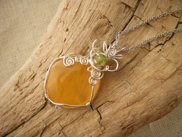 春色☆オレンジカルサイトのワイヤーペンダント