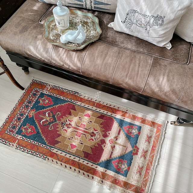 トルコ ヴィンテージラグ TR025 | ヤフヤル | 56cm × 109cm