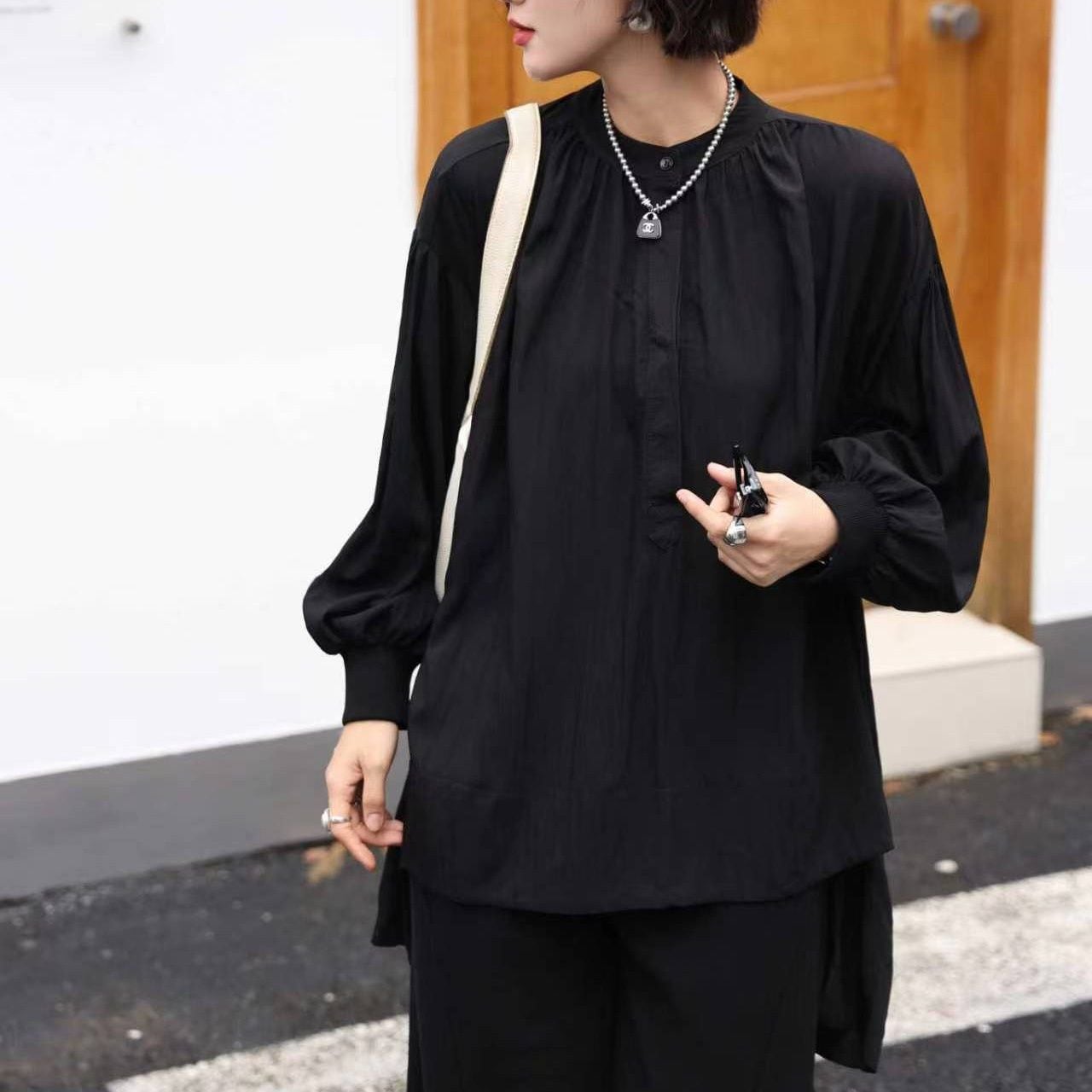 RELAXED V-NECK LONG SLEEVES OVERSIZED SHIRT M-18484