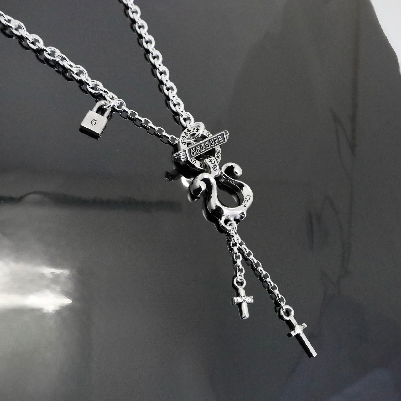 RHYTHMIC HORSESHOE LARGE with CROSSES T-BAR NECKLACE / リズミックホースシュー・L ウィズ クロス Tバー ネックレス