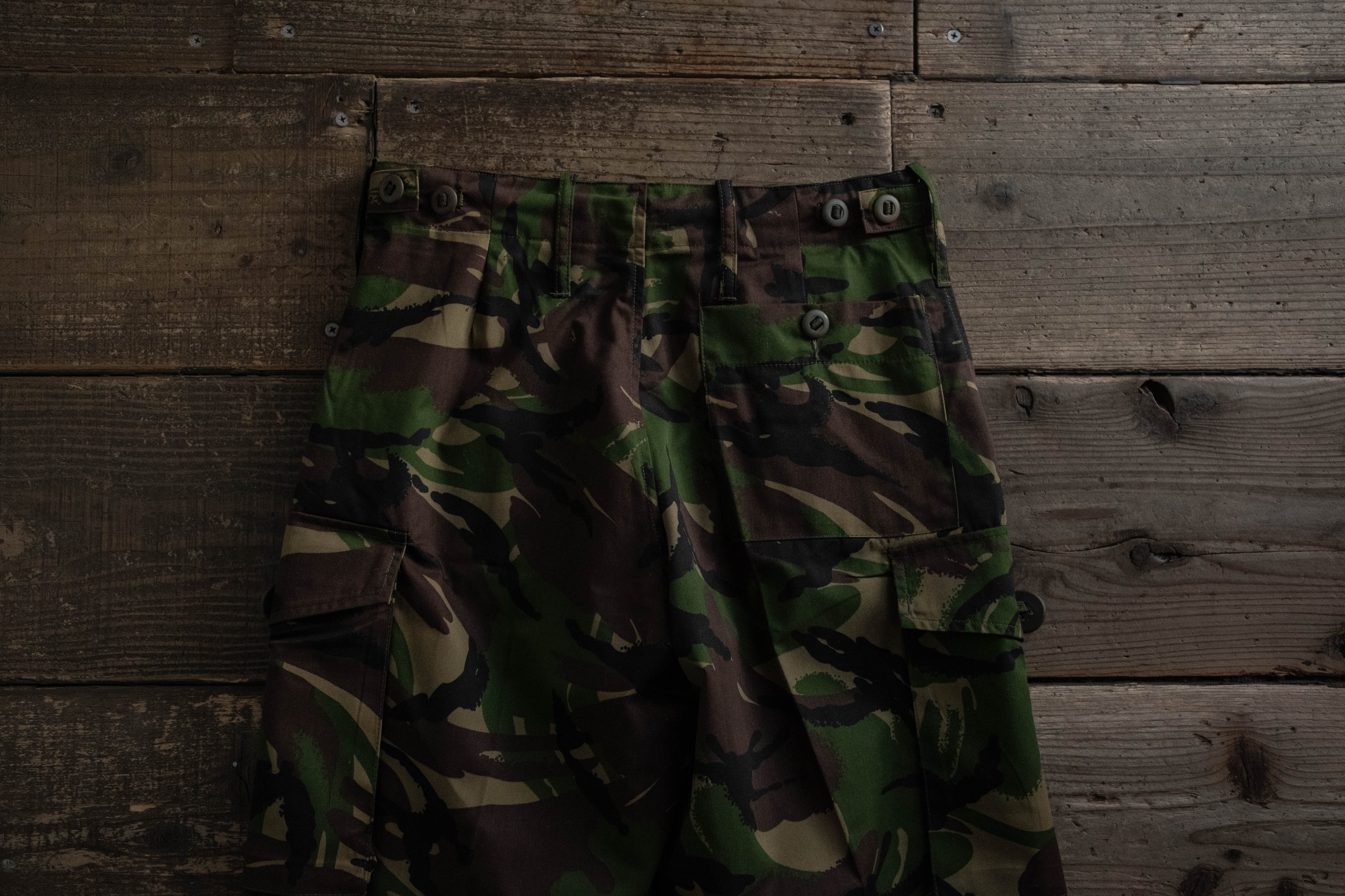 イギリス軍　DPM 迷彩パンツ　DPM デザートカモ MVP 防水 防風 防寒 イギリス軍 DPMカモのカーゴパンツ 裾上げ済み | militaria & encore