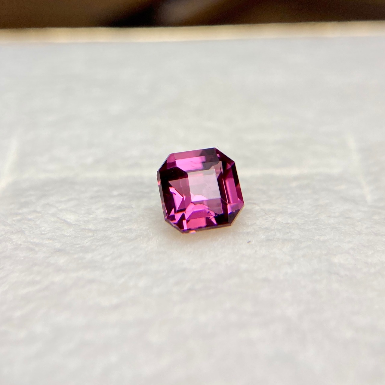 スピネル 0.99ct ピンク 八角形