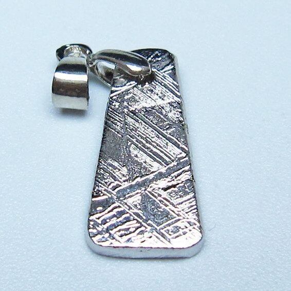 ギベオン ペンダント 隕石 メテオライト 一点物 メール便可 112-13397