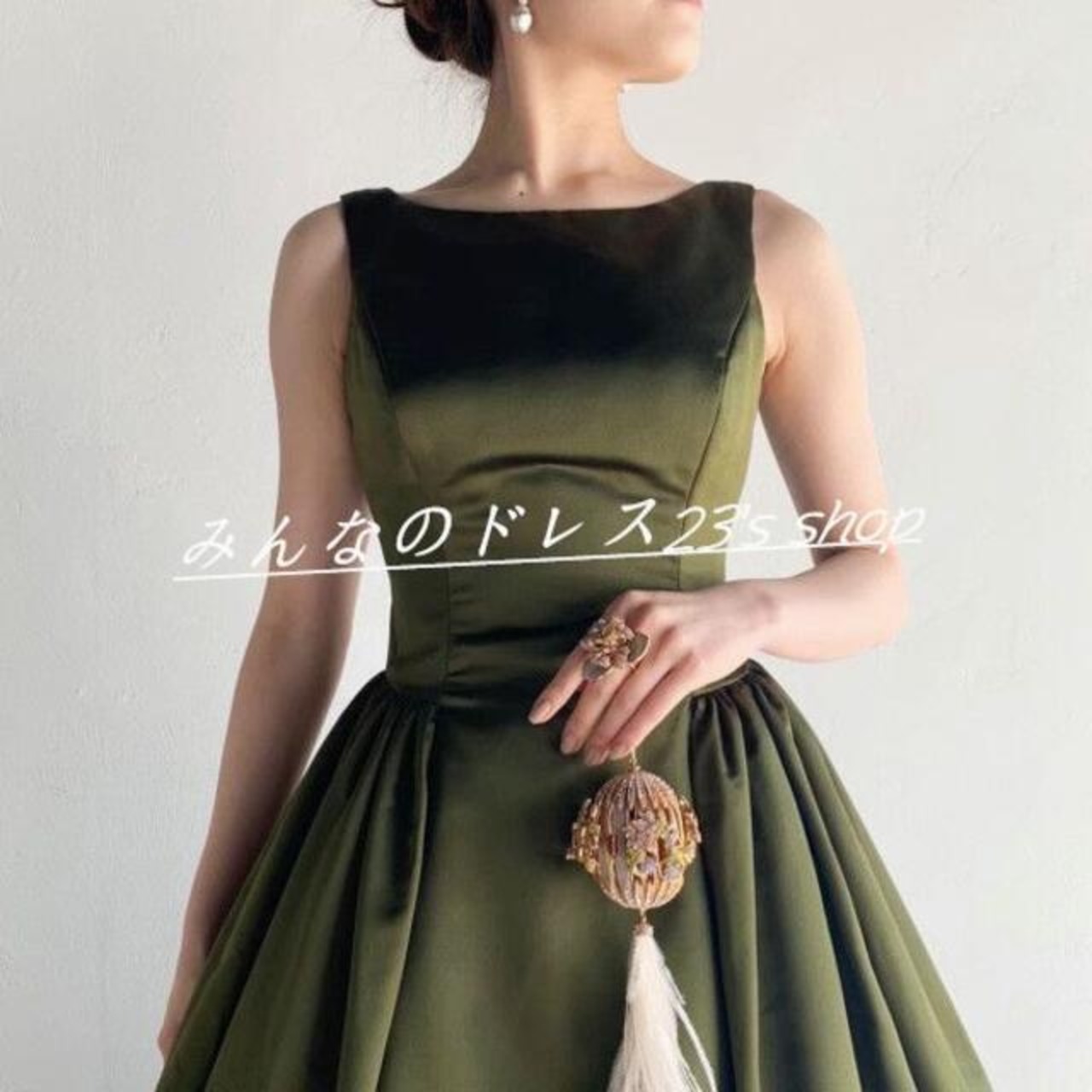 高品質！ カラードレス 深めな緑 背中見せ トレーン 結婚式  