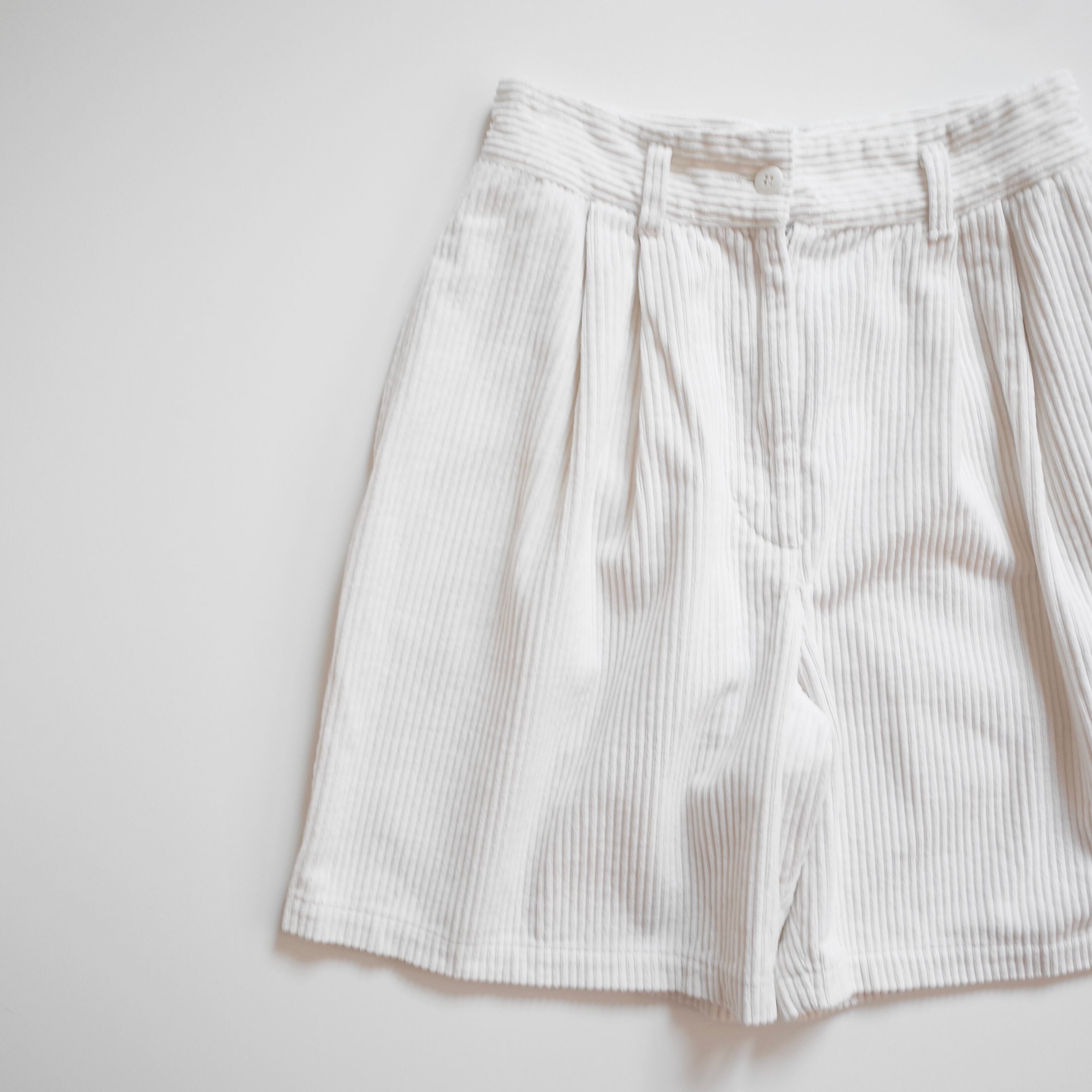 Wide wale corduroy short pants