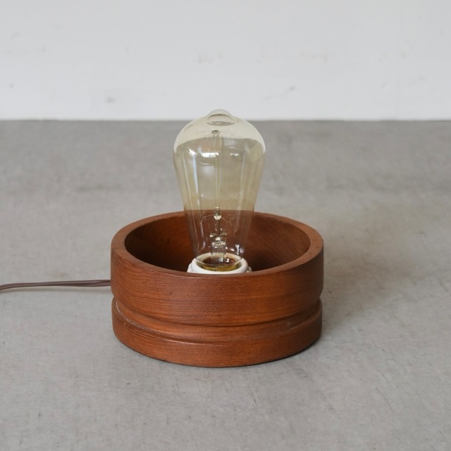 WOODEN TABLE LAMP