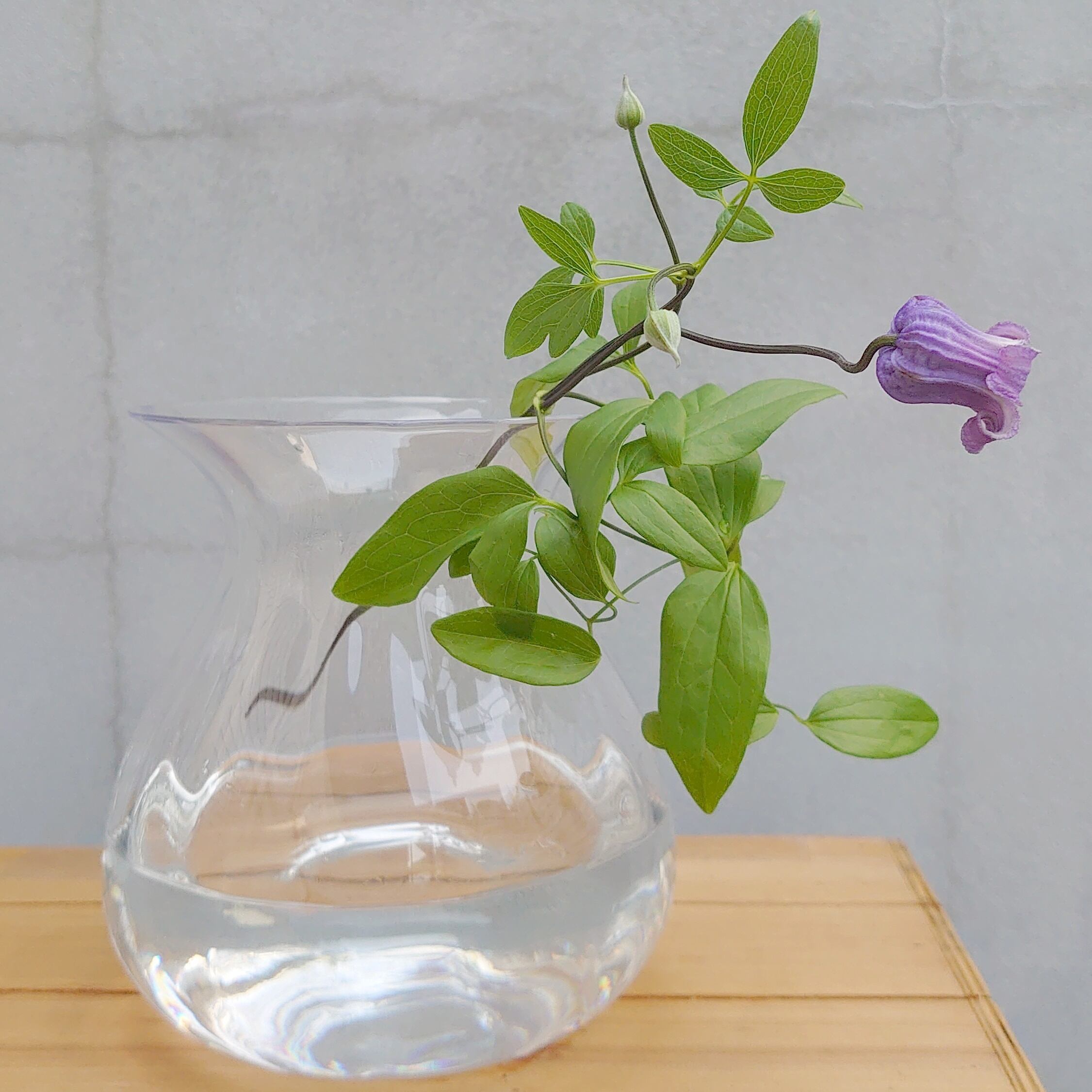 ☆2Lミニブーケや大型の花一輪飾りにぴったり！ グラスフラワーベース