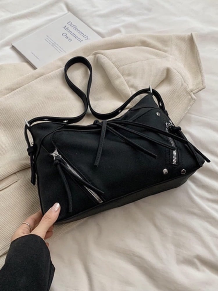 デイリーにトレンドをプラス フリンジ付きショルダーバッグ マルチ