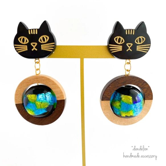 夜光*黒猫の蛍玉木製フープアンティークピアス / イヤリング