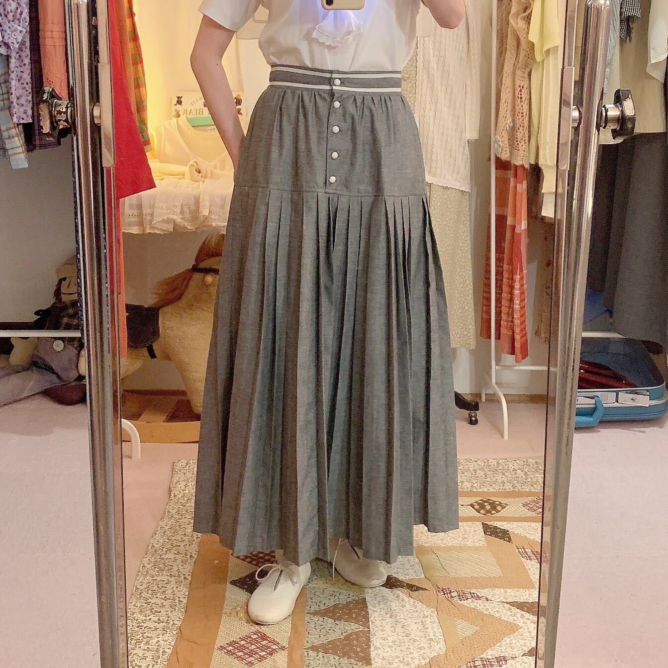 original / brand new pleats skirt / gray