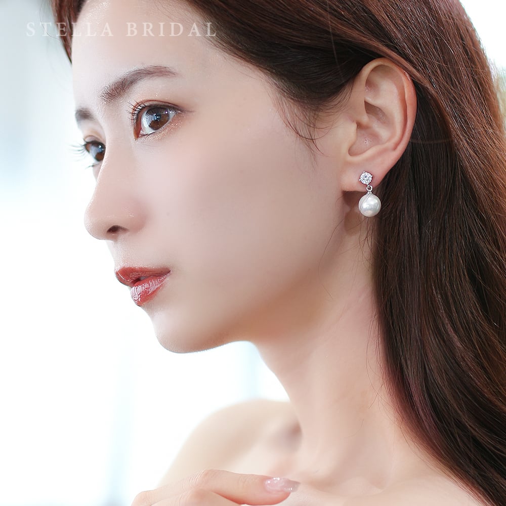 キュービックジルコニア ブライダルイヤリングorピアス Camellia